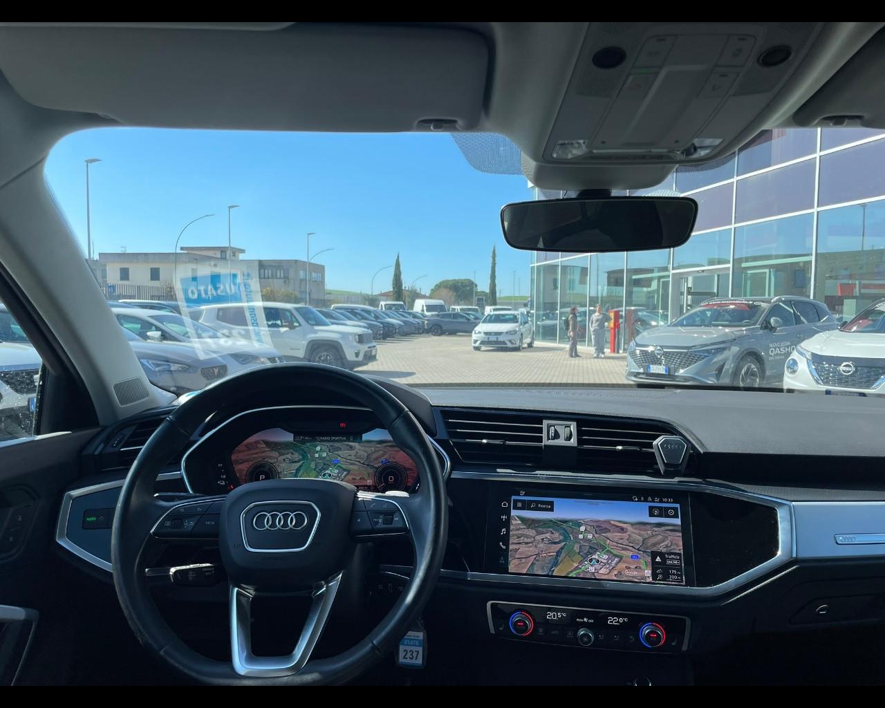 AUDI Q3 45 1.4 tfsi e Business s-tronic