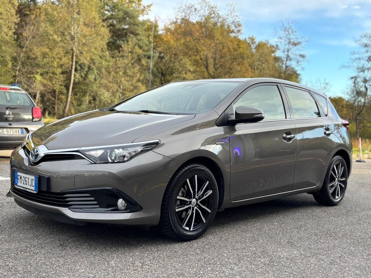 Toyota Auris 1.8 Hybrid Lounge