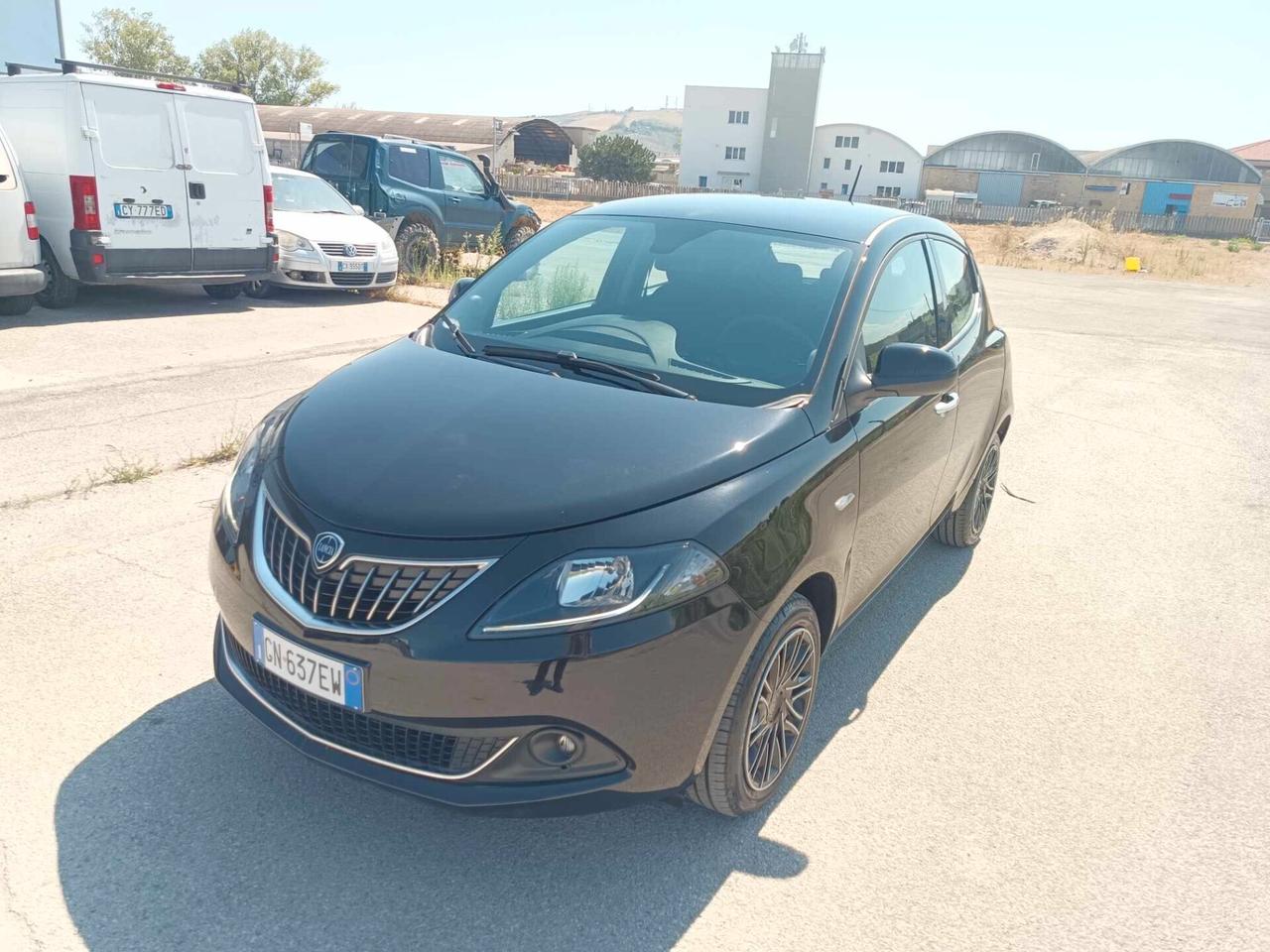 Lancia Ypsilon 1.0 FireFly 5 porte S&S Hybrid Silver Plus