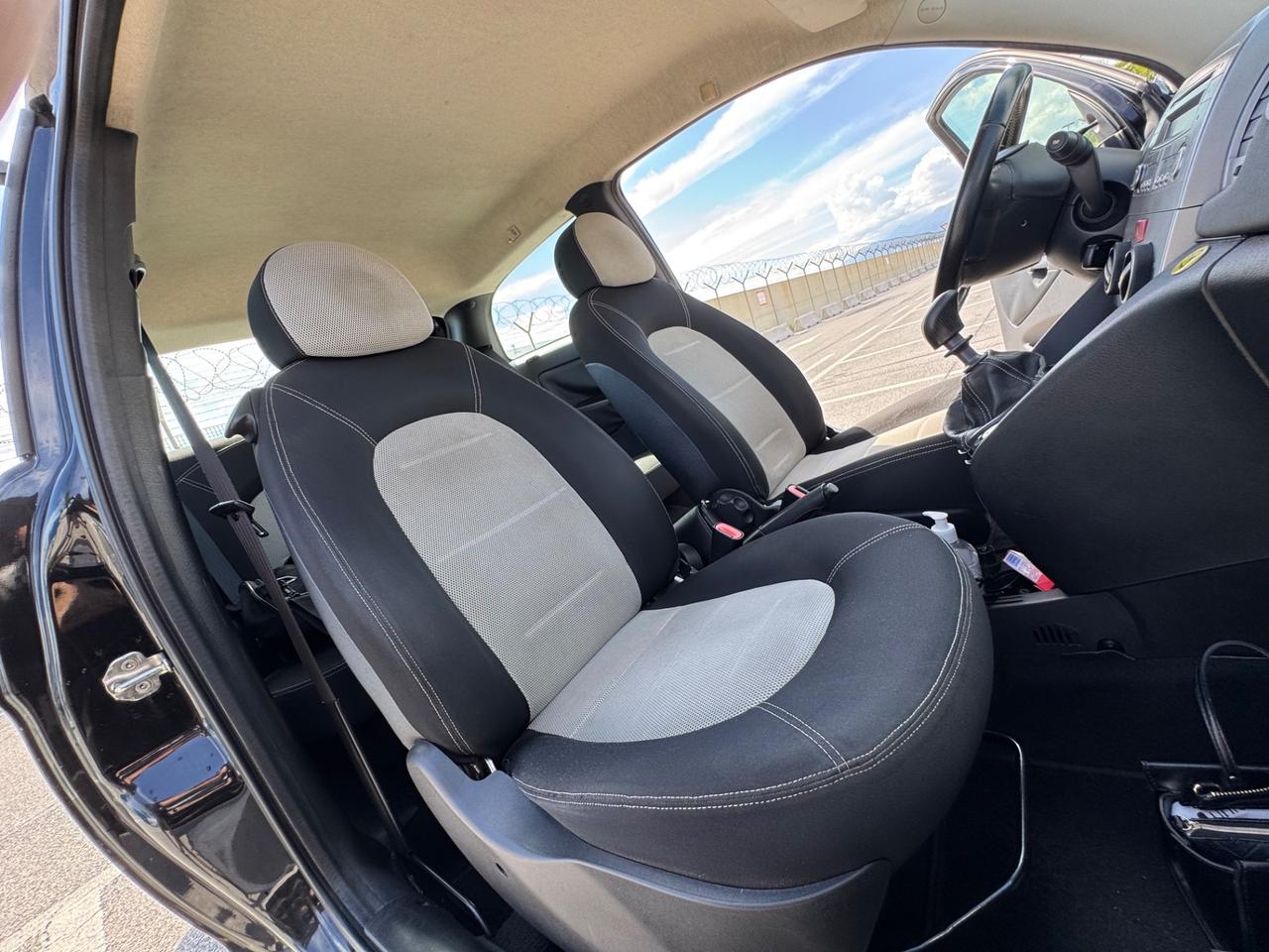 LANCIA YPSILON 1.2 BENZINA MOMO DESING NEO PATENTATI