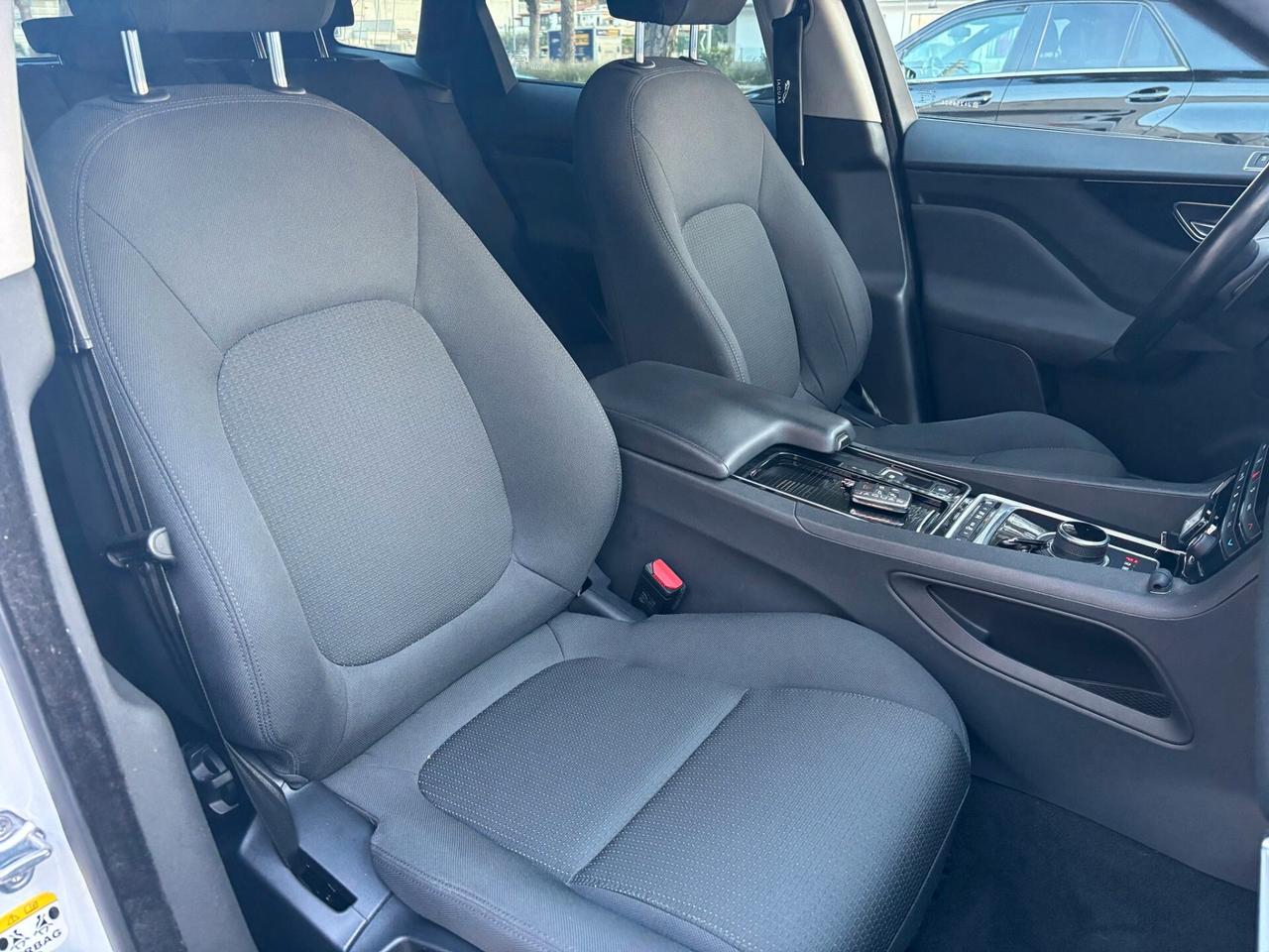 Jaguar F-Pace Jaguar F-Pace 2.0 180CV MOTORE NUOVO