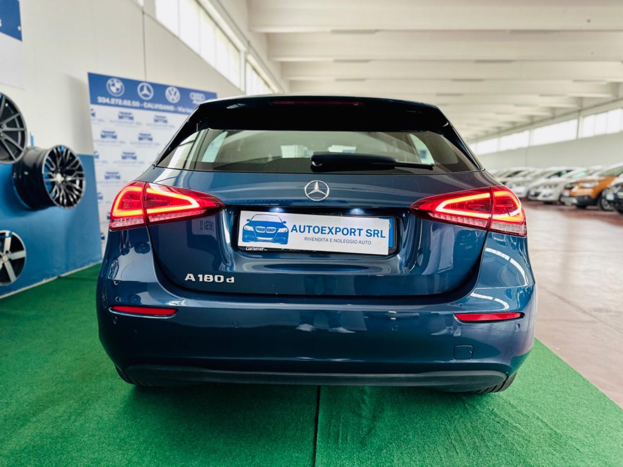 Splendida Mercedes-benz A 180/Automatic Premium2020