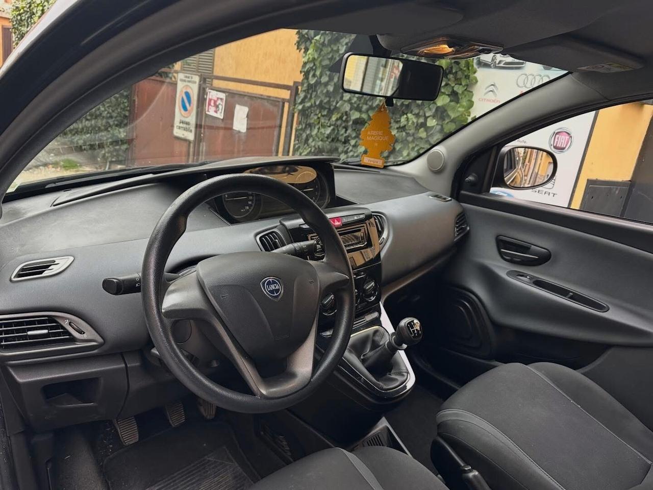 Lancia Ypsilon 1.2 69 CV 5 porte FINANZIABILE