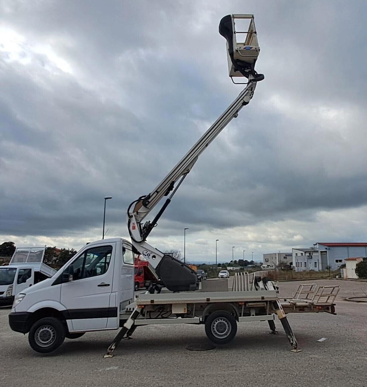 Mercedes Benz Seleziona F32/32 313 CDI TN PIATTAFORMA AEREA