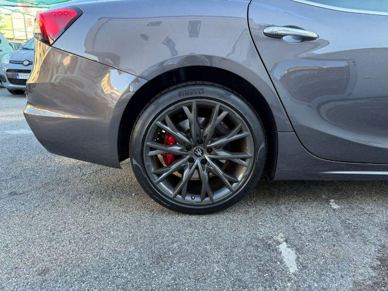 Maserati Ghibli L4 330 CV MHEV Gransport