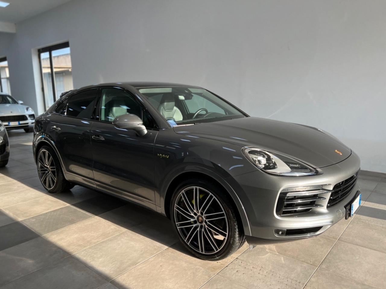 Porsche Cayenne Coupé 3.0 V6 E-Hybrid - possibilità noleggio no scoring