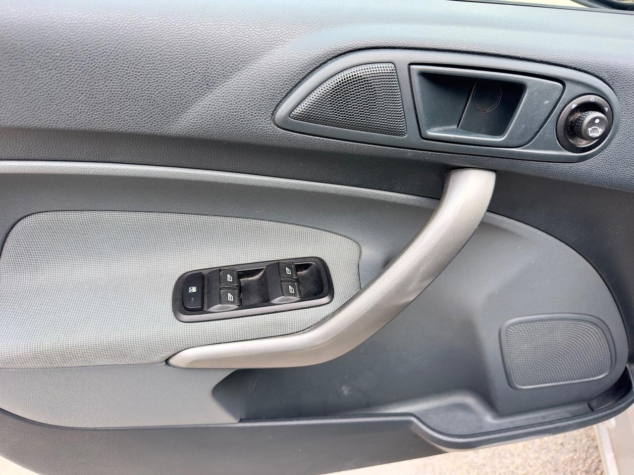 Ford Fiesta Fiesta+ 1.4 TDCi 70CV 5 porte