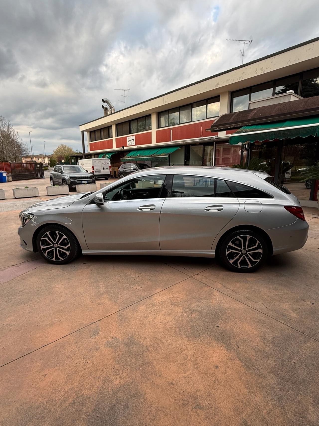 Mercedes-benz CLA 180 d S.W. Automatic Premium - Shooting Brake