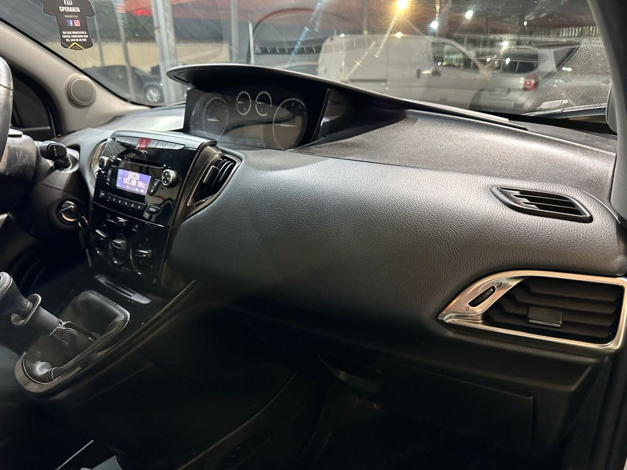 Lancia Ypsilon 1.2 69 CV 5 porte GPL Ecochic Silver