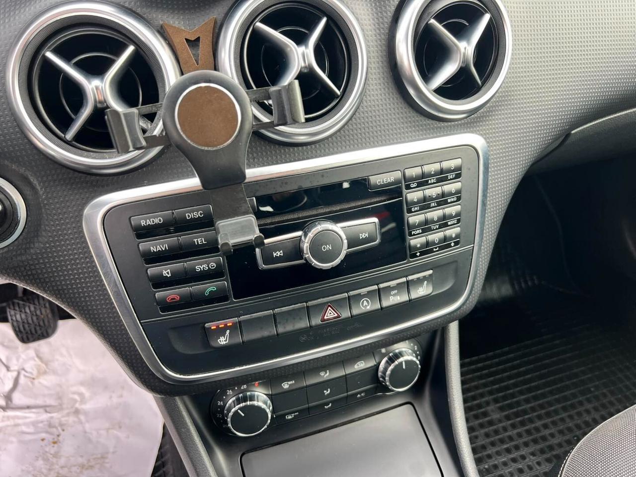 Mercedes-benz A 180 D 110CV SEDILI R-NAVIG-