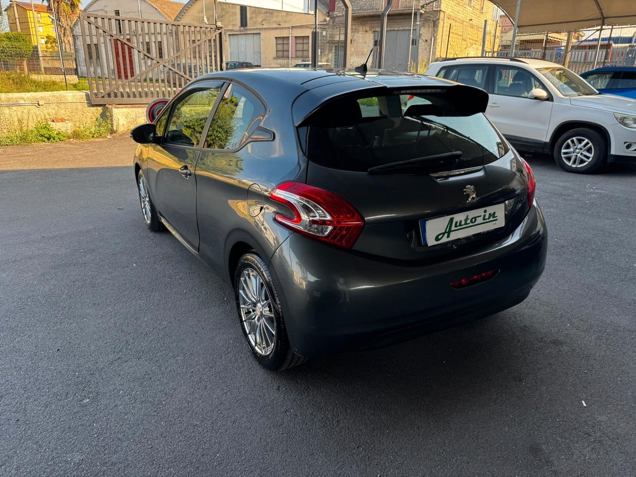 Peugeot 208 1.4 e-HDi 68 CV S&S robotizzato 3 porte Active
