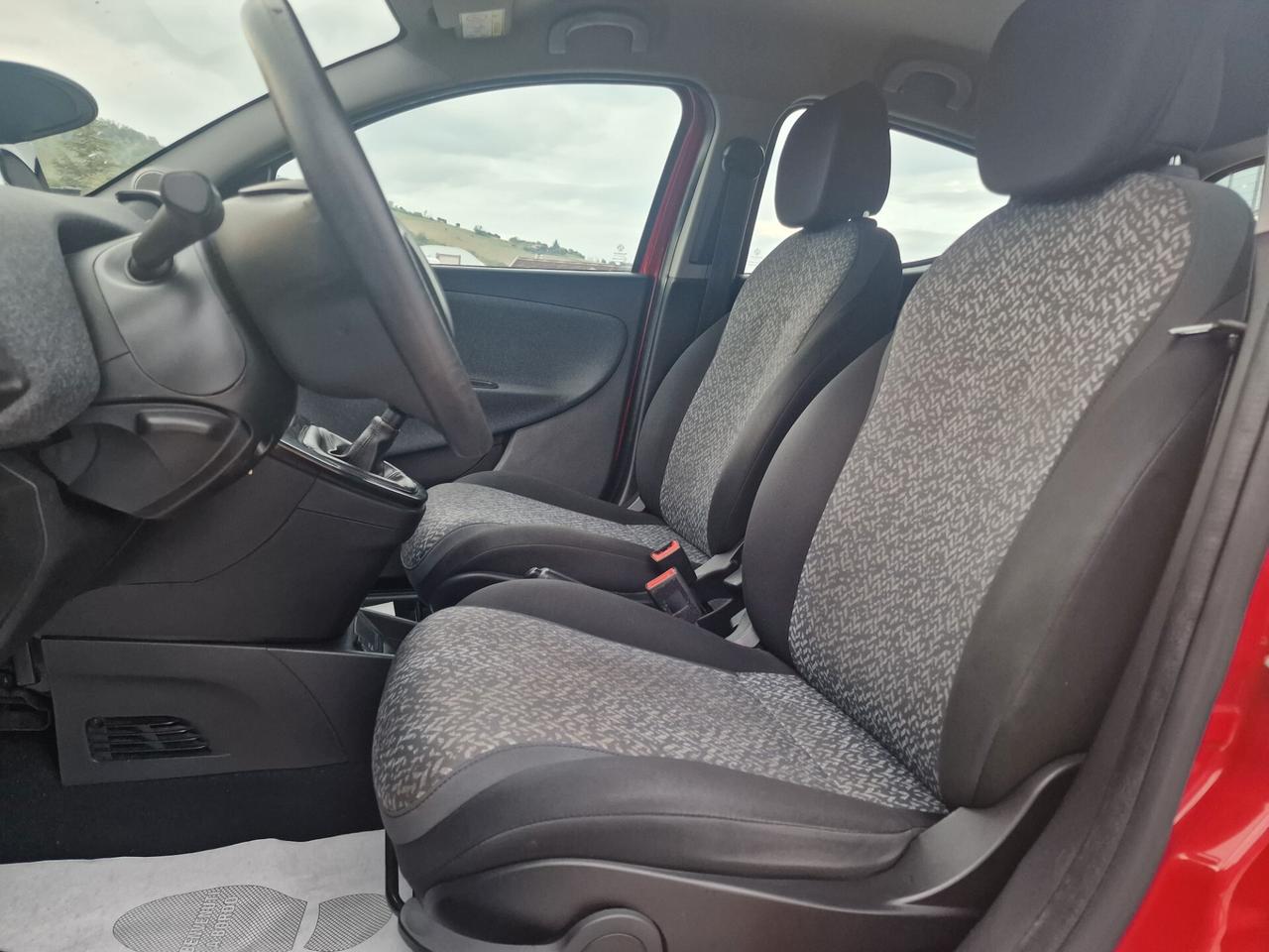 Lancia Ypsilon 1.2 69 CV 5 porte Elefantino