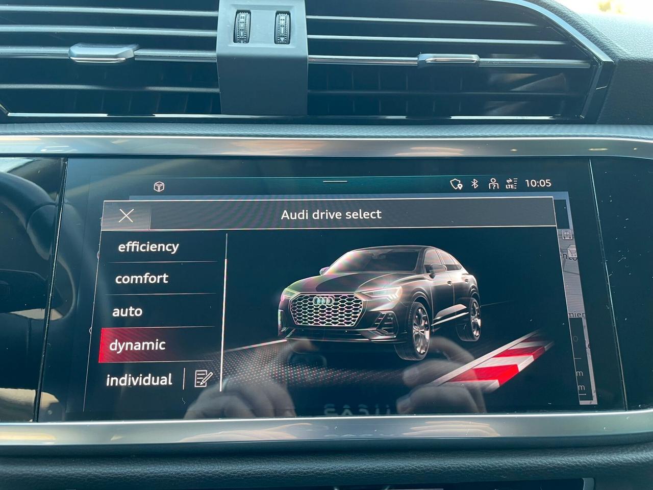 AUDI Q3 SPTB 35 2.0Tdi IDENTITY BLACK S-TRONIC