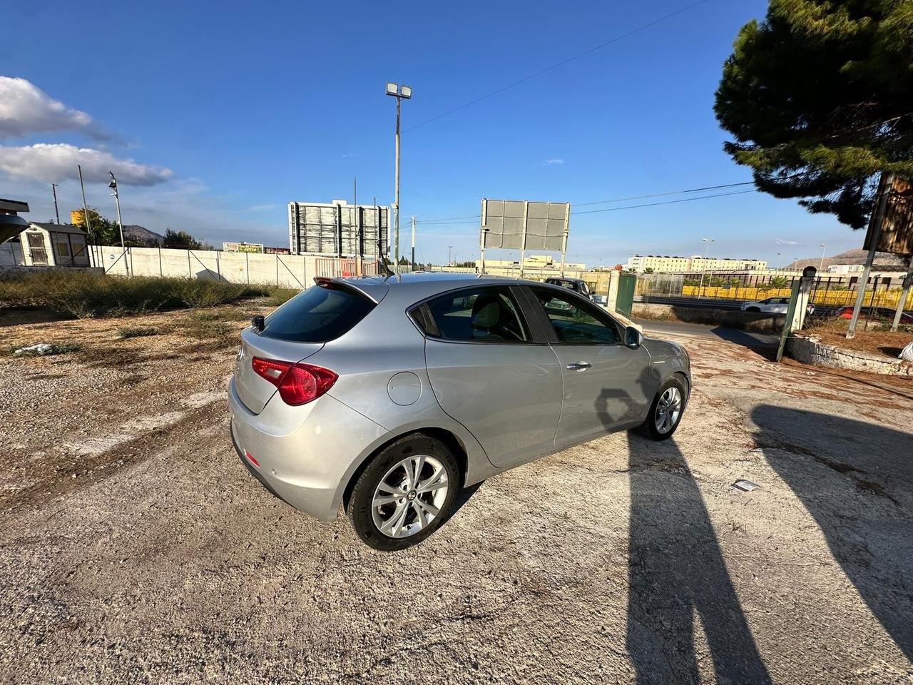 Alfa Romeo Giulietta 1.6 JTDm-2 105 CV Distinctive