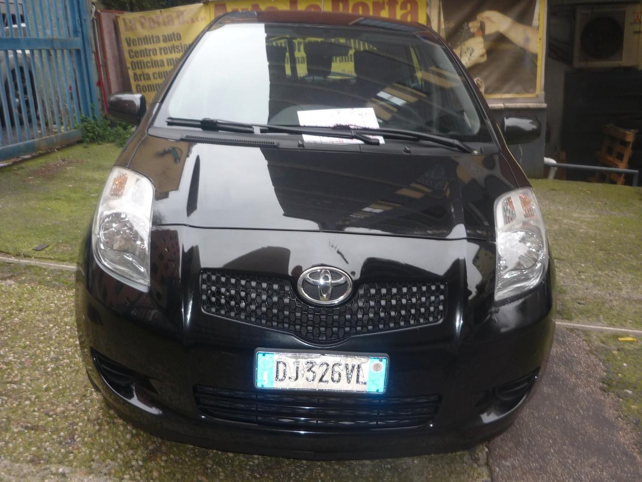 Toyota Yaris 1.0 5 porte Sol