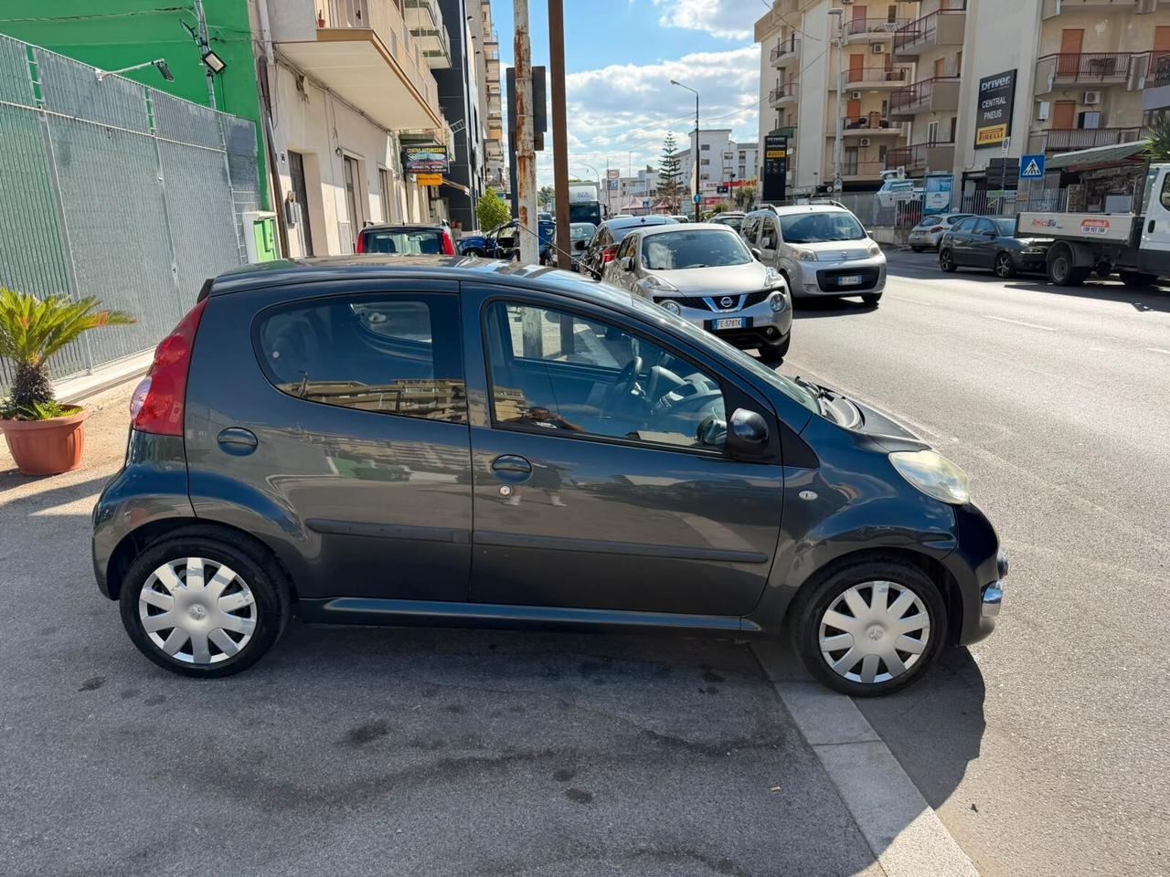 Peugeot 107 1.4 HDi 5p. Plaisir