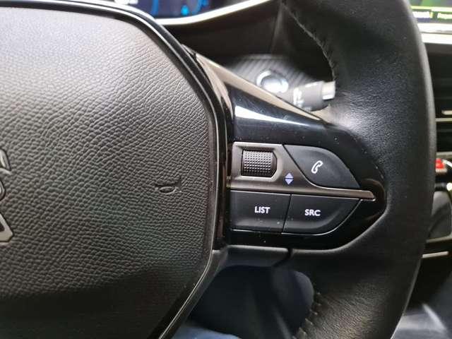 Peugeot 2008 PureTech 130 S&S Allure Pack