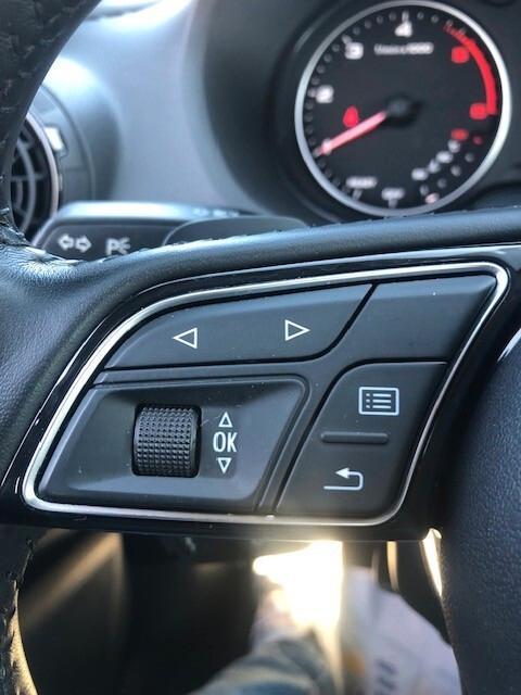 Audi Q2 30 TDI Business