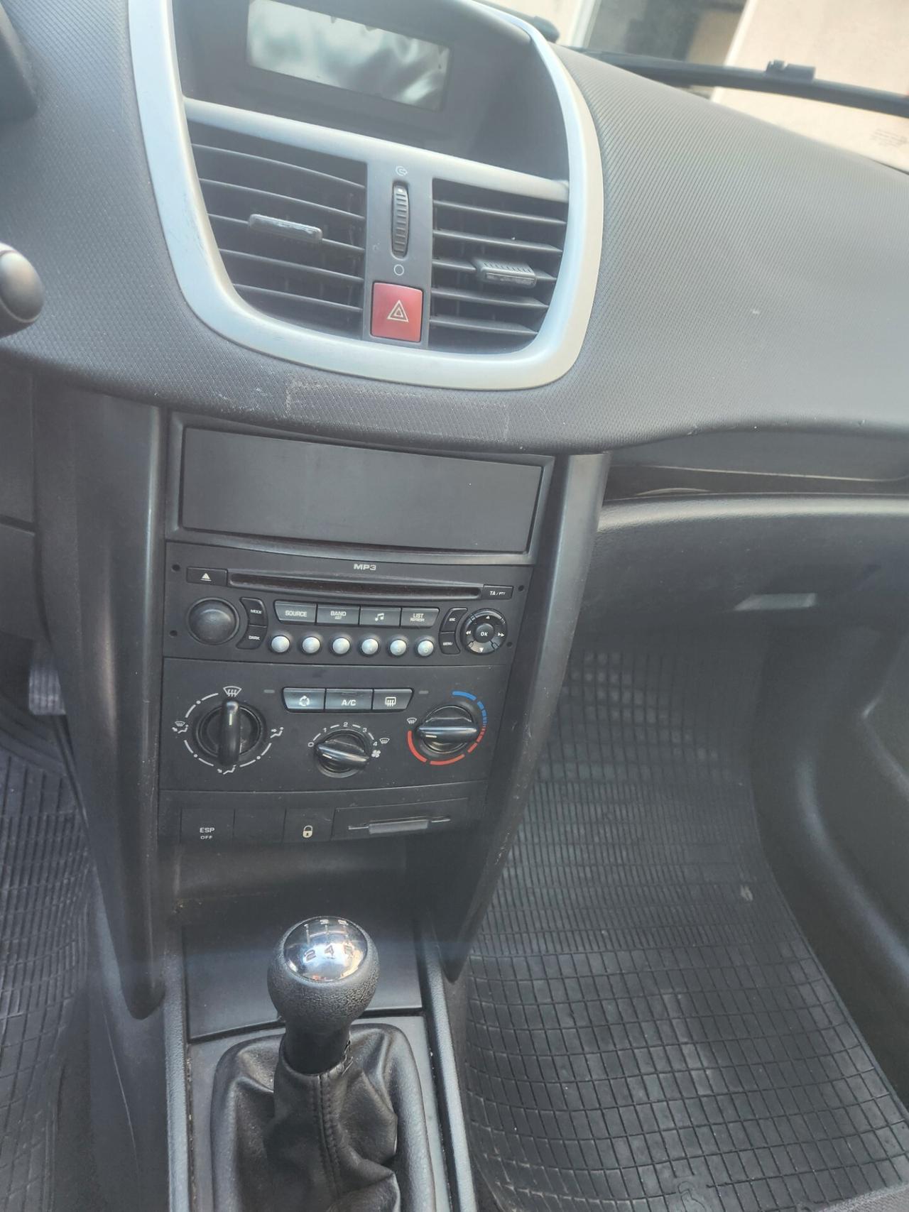 Peugeot 207 1.4 HDi X NEOPATENTATI