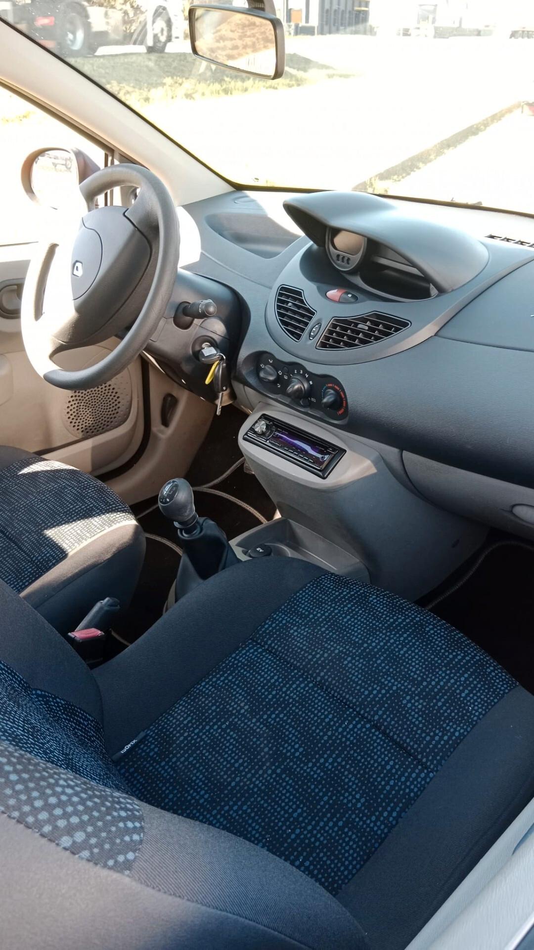 Renault Twingo 1.2 16V Dynamique