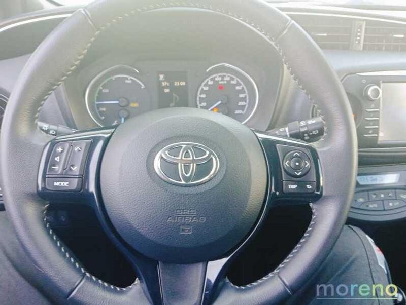 Toyota Yaris 1.5 hybrid Trend White Edition