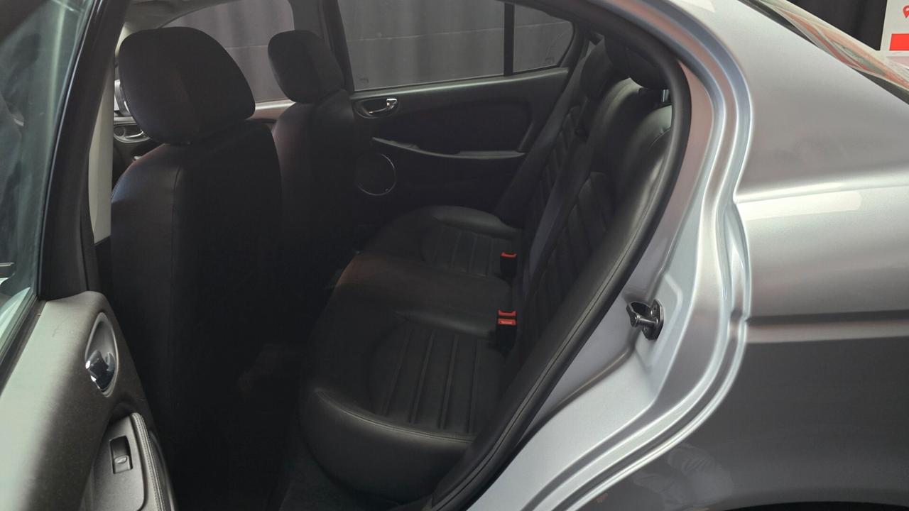 Jaguar X-Type 2.2D cat Premium Luxury