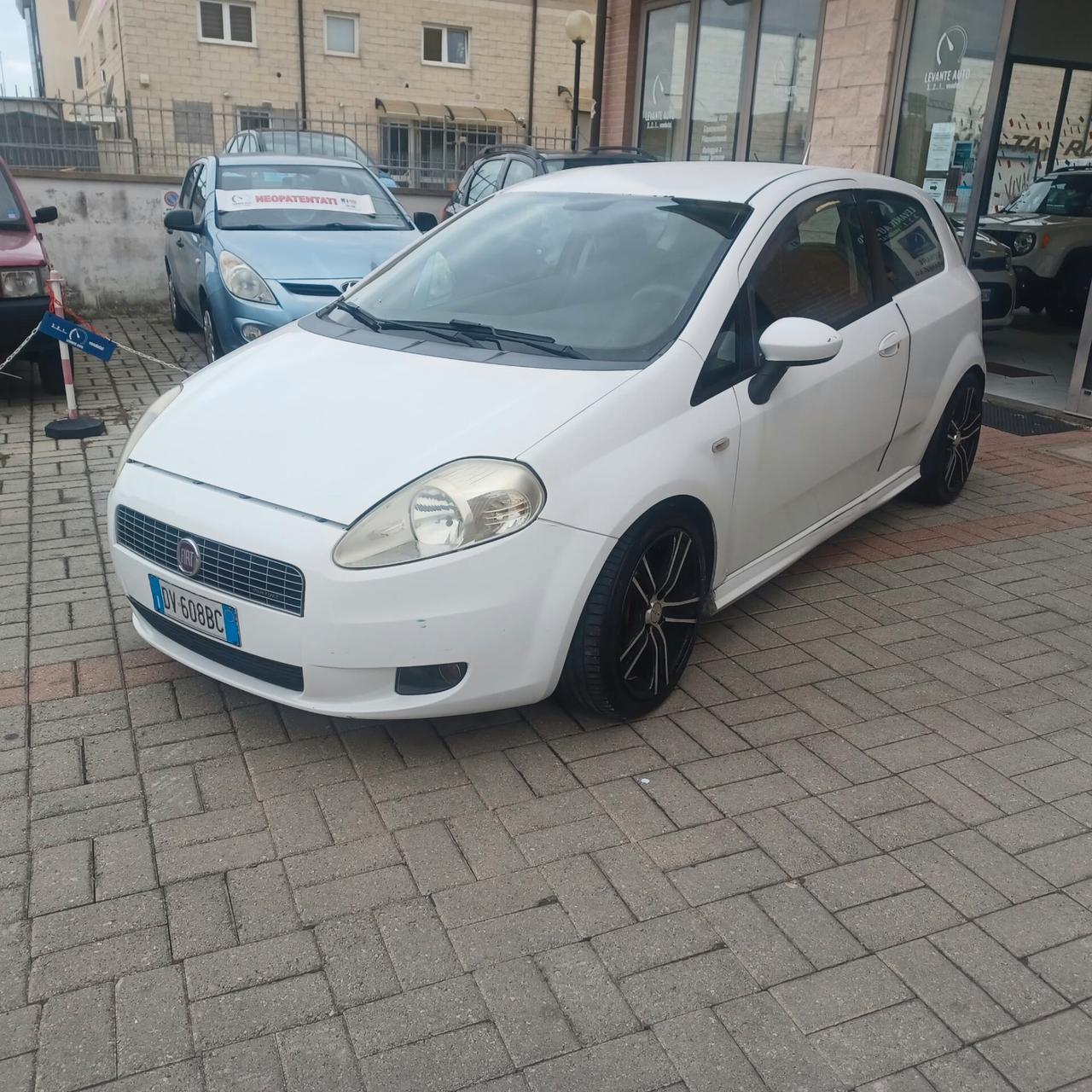 NEOPATENTATI BUONO STATO G. PUNTO 1.3 MJTD