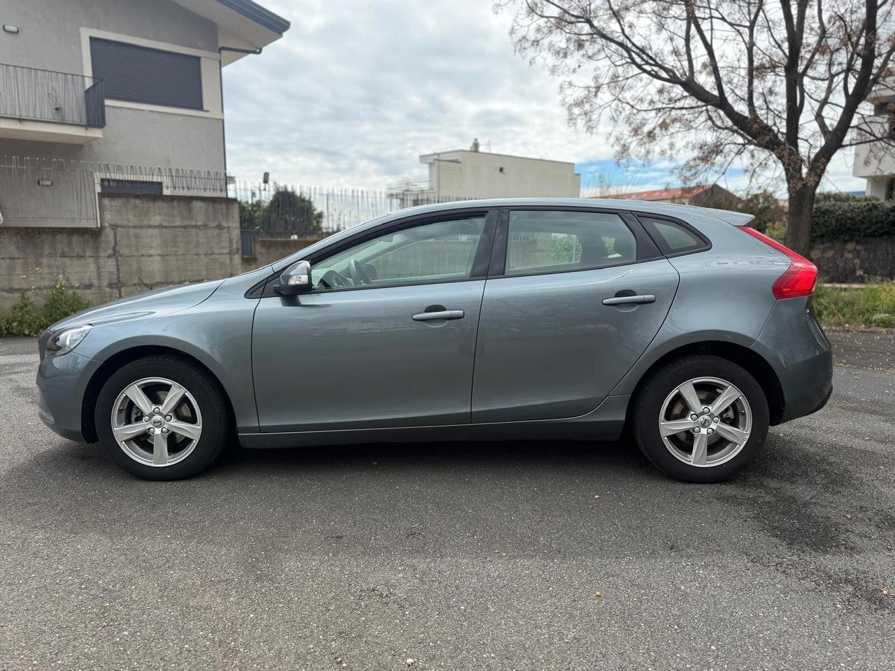 Volvo V40 D2 DISPLAY/NAVI