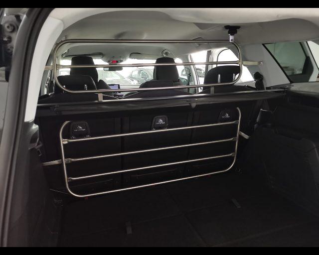PEUGEOT 5008 BlueHDi 120 S&S EAT6 Business