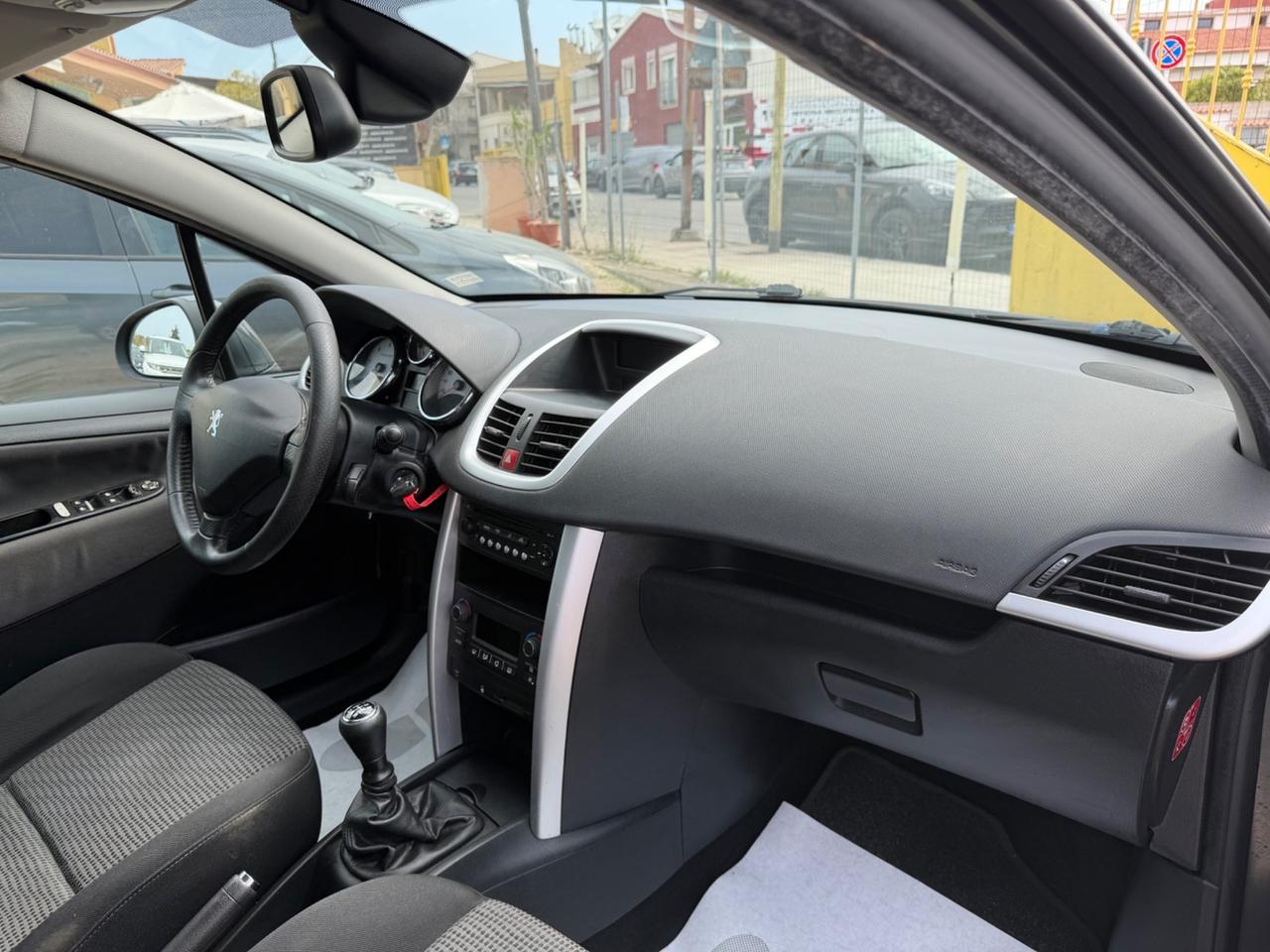 Peugeot 207 1.6 8V HDi 93CV 5p. Allure 2011