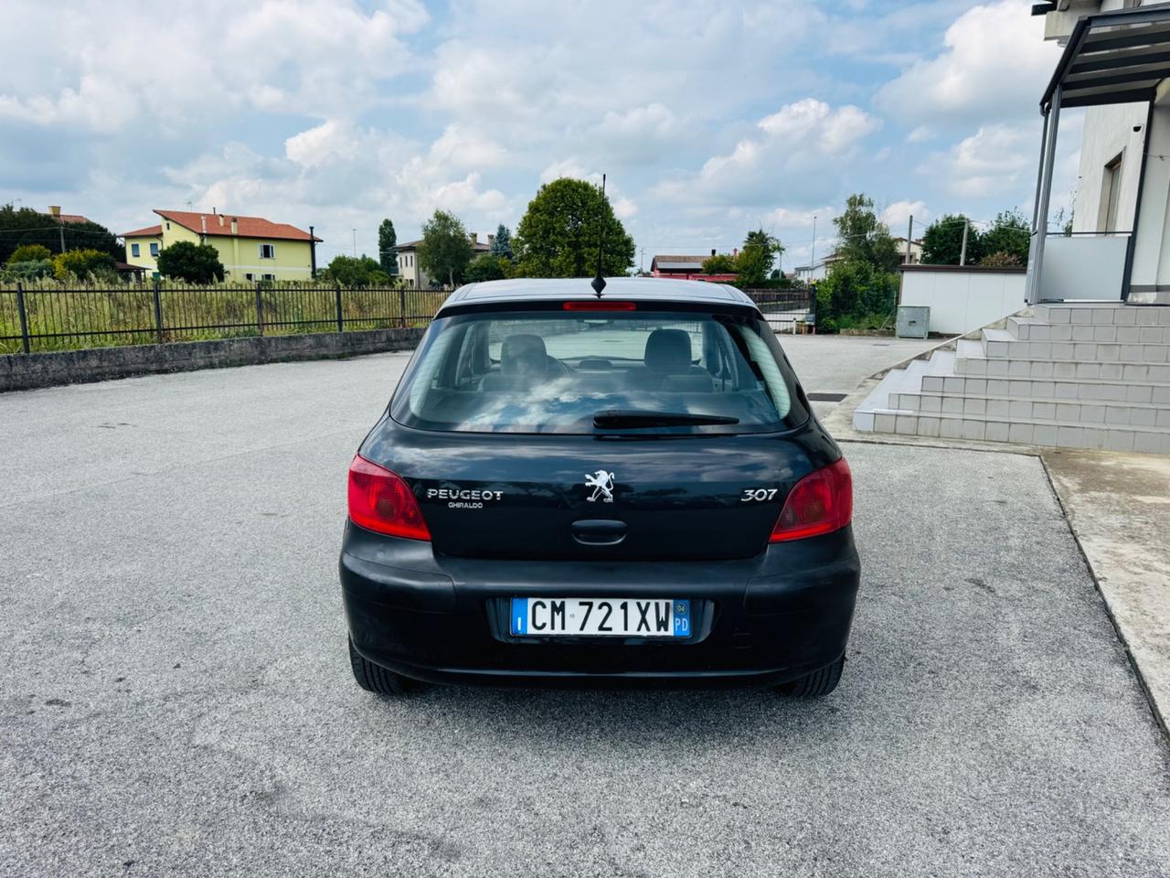 Peugeot 307 1.4 benzina 2005 110.000km neo patentati