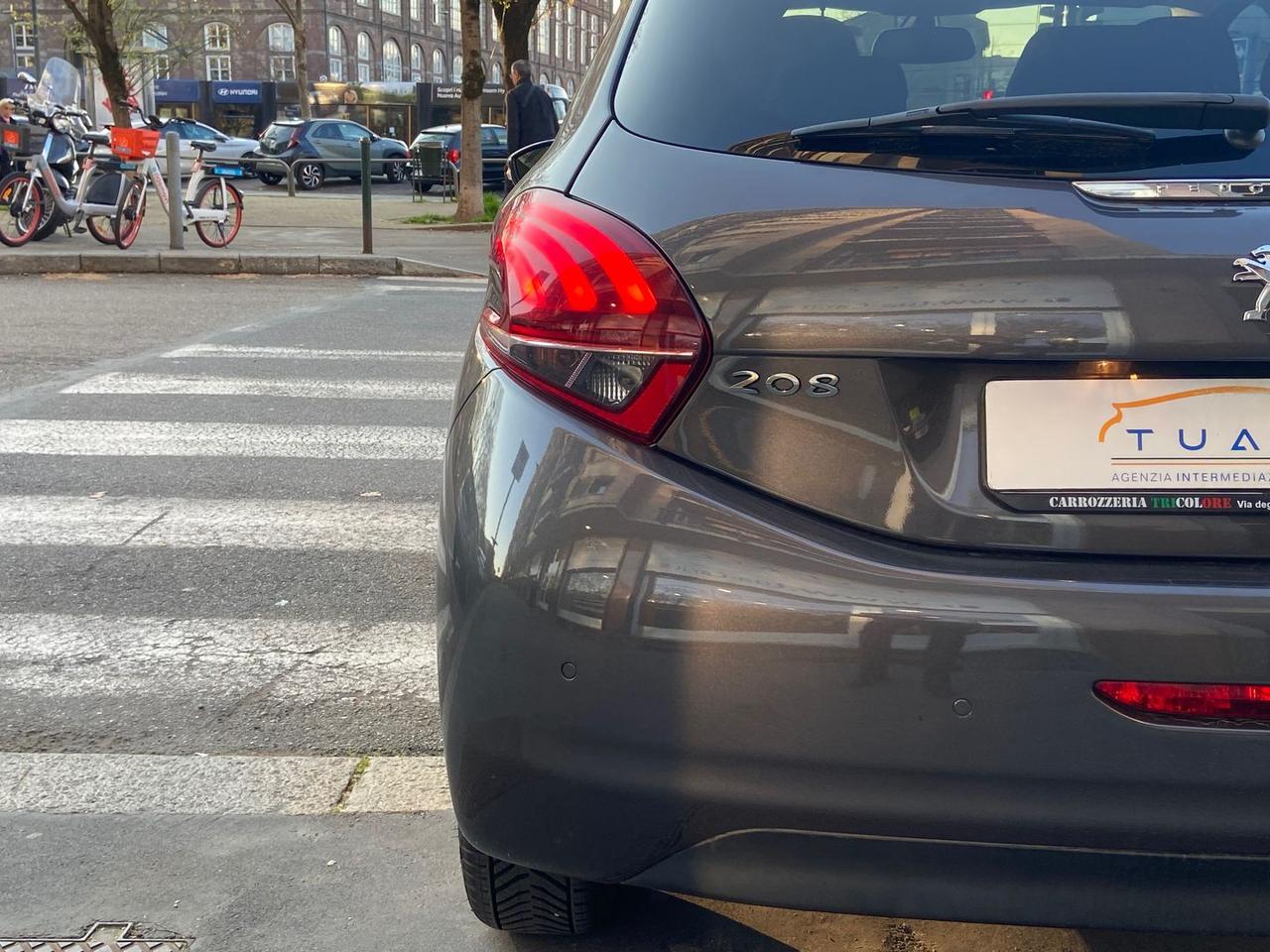 Peugeot 208 Signature 1.2 PureTech #9979