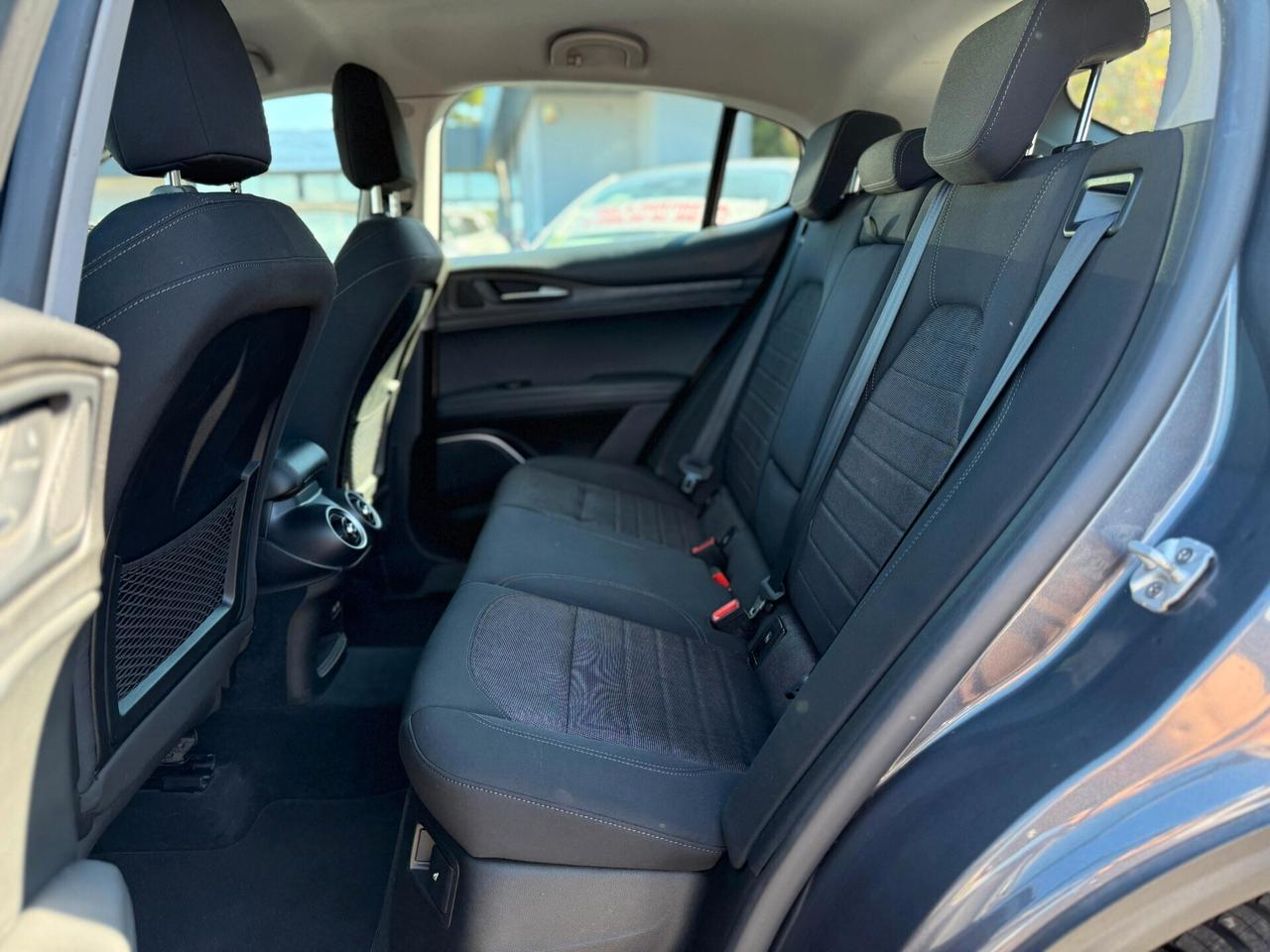 Alfa Romeo Stelvio 2.2 Turbodiesel 180 CV AT8 RWD Business