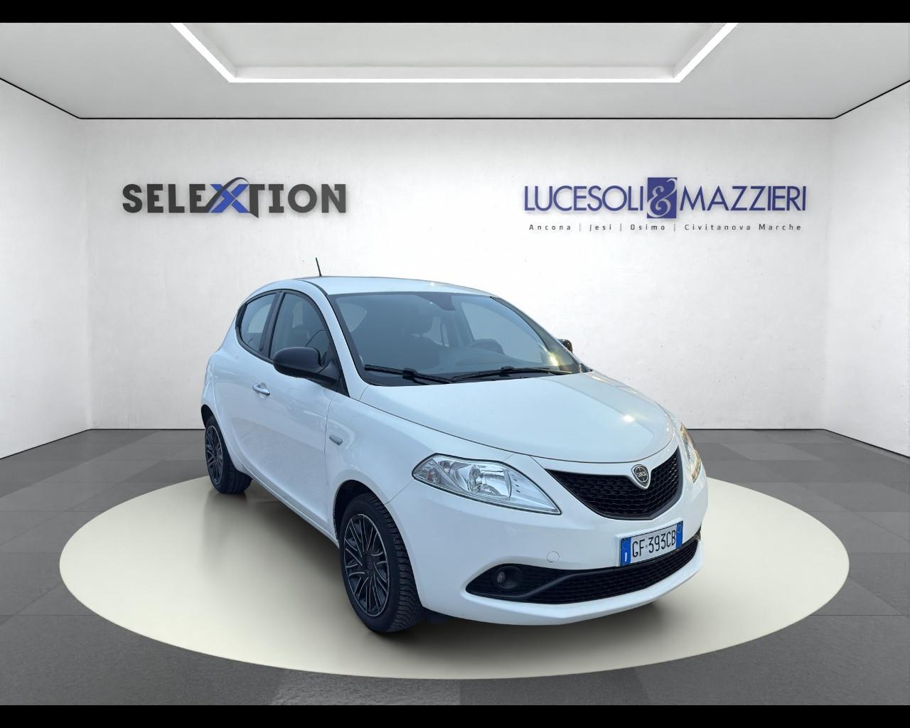LANCIA Ypsilon 3ª serie - Ypsilon 1.0 FireFly 5 porte S&S Hybrid Ecochic Gold