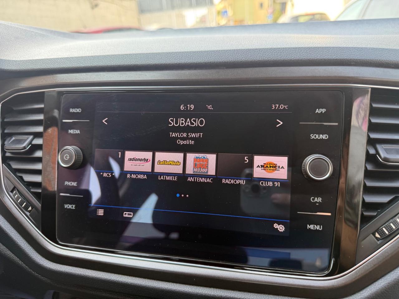 Volkswagen T-Roc 1.0benzina - 2019