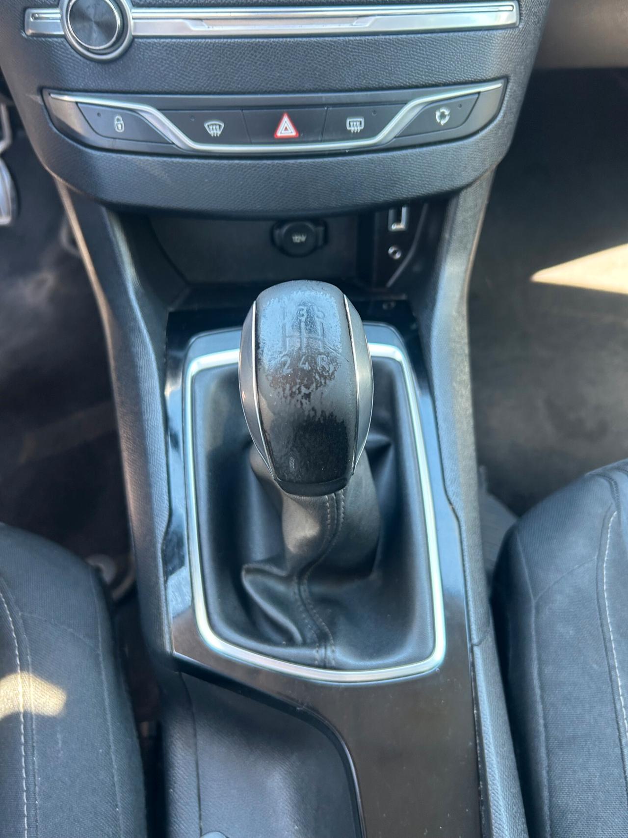 Peugeot 308 BlueHDi 100 S&S Business