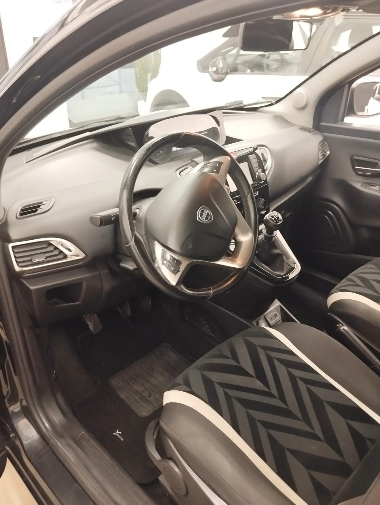 Lancia Ypsilon 1.2 69 CV 5 porte GPL Ecochic Mya