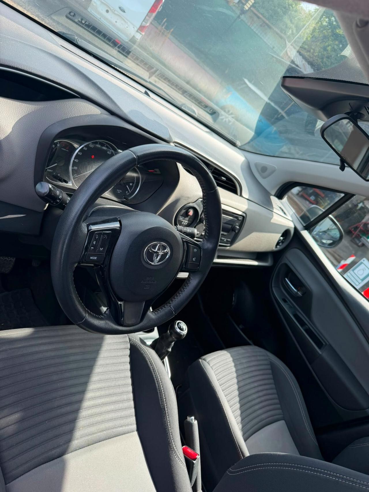 Toyota Yaris 1.0 5 porte Lounge