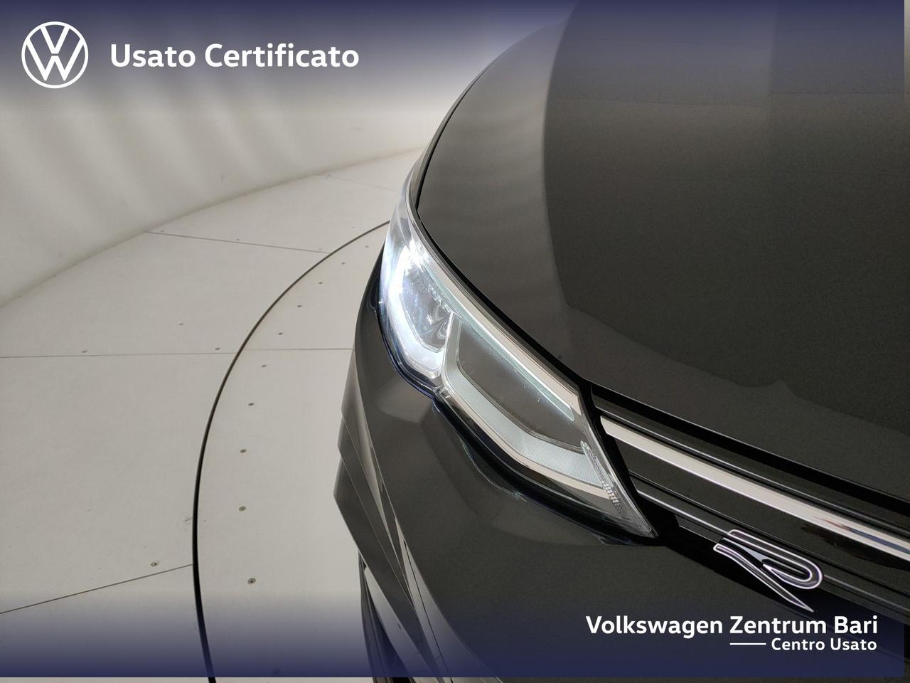 Volkswagen Golf 1.5 tsi evo r-line 150cv