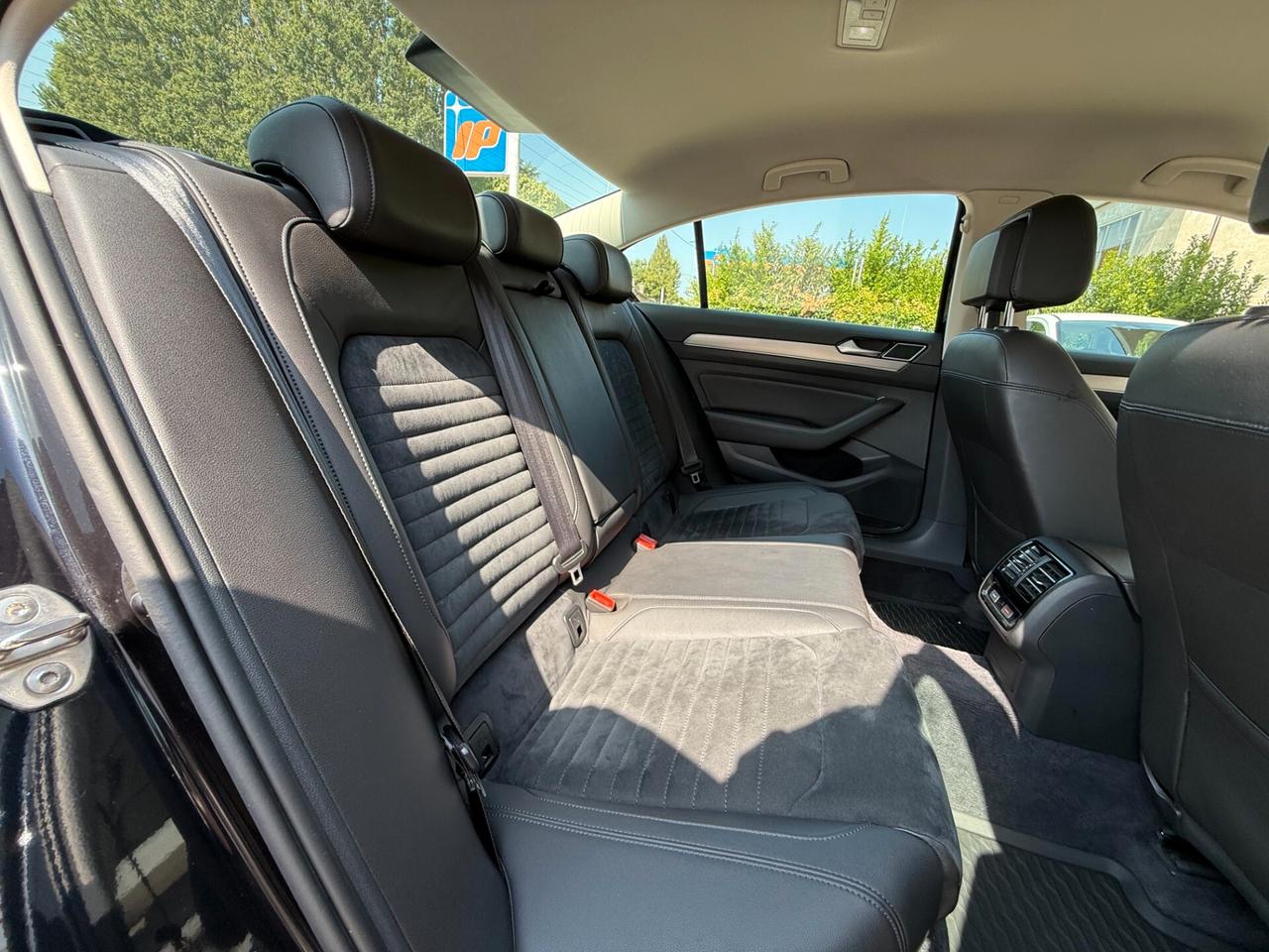Volkswagen Passat 2.0 TDI SCR DSG Executive BMT