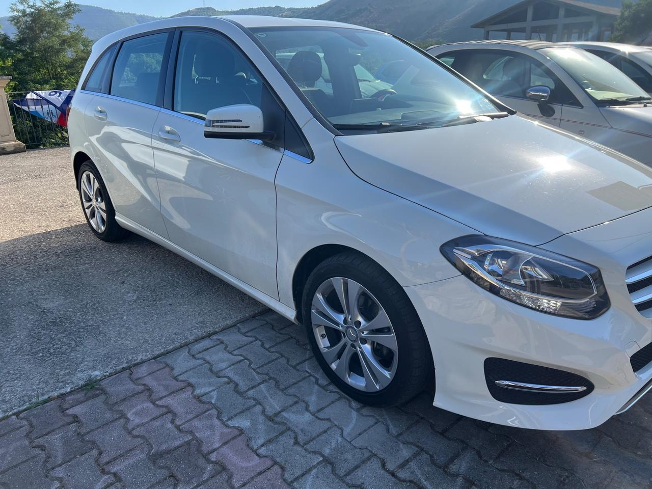 Mercedes-benz B 180