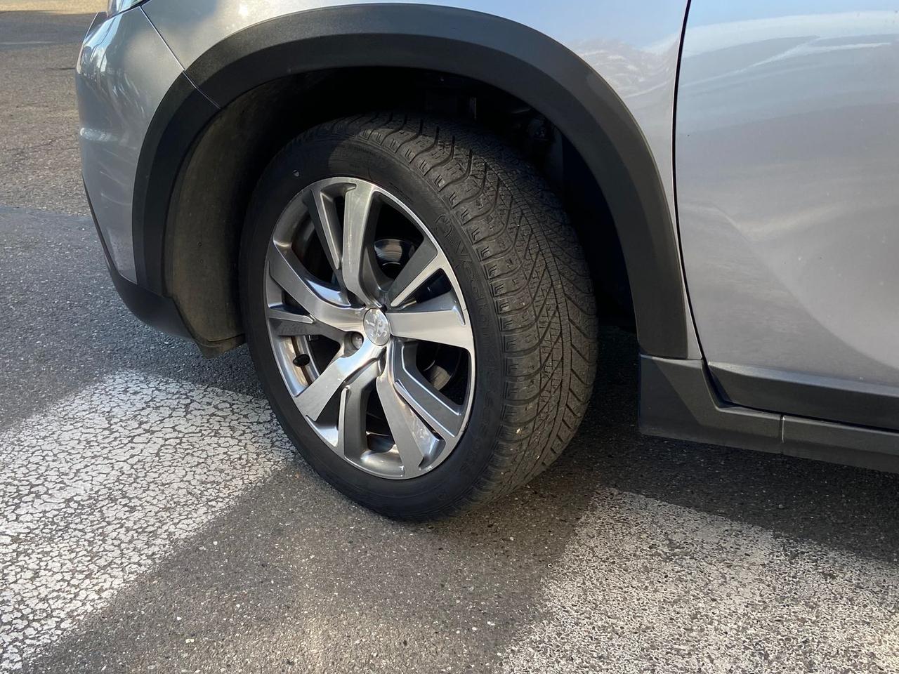 Peugeot 2008 Allure 1.5 Blue HDI 100 #11323