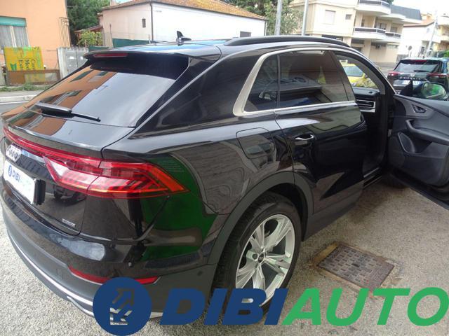 AUDI Q8 55 TFSI e quattro tiptronic