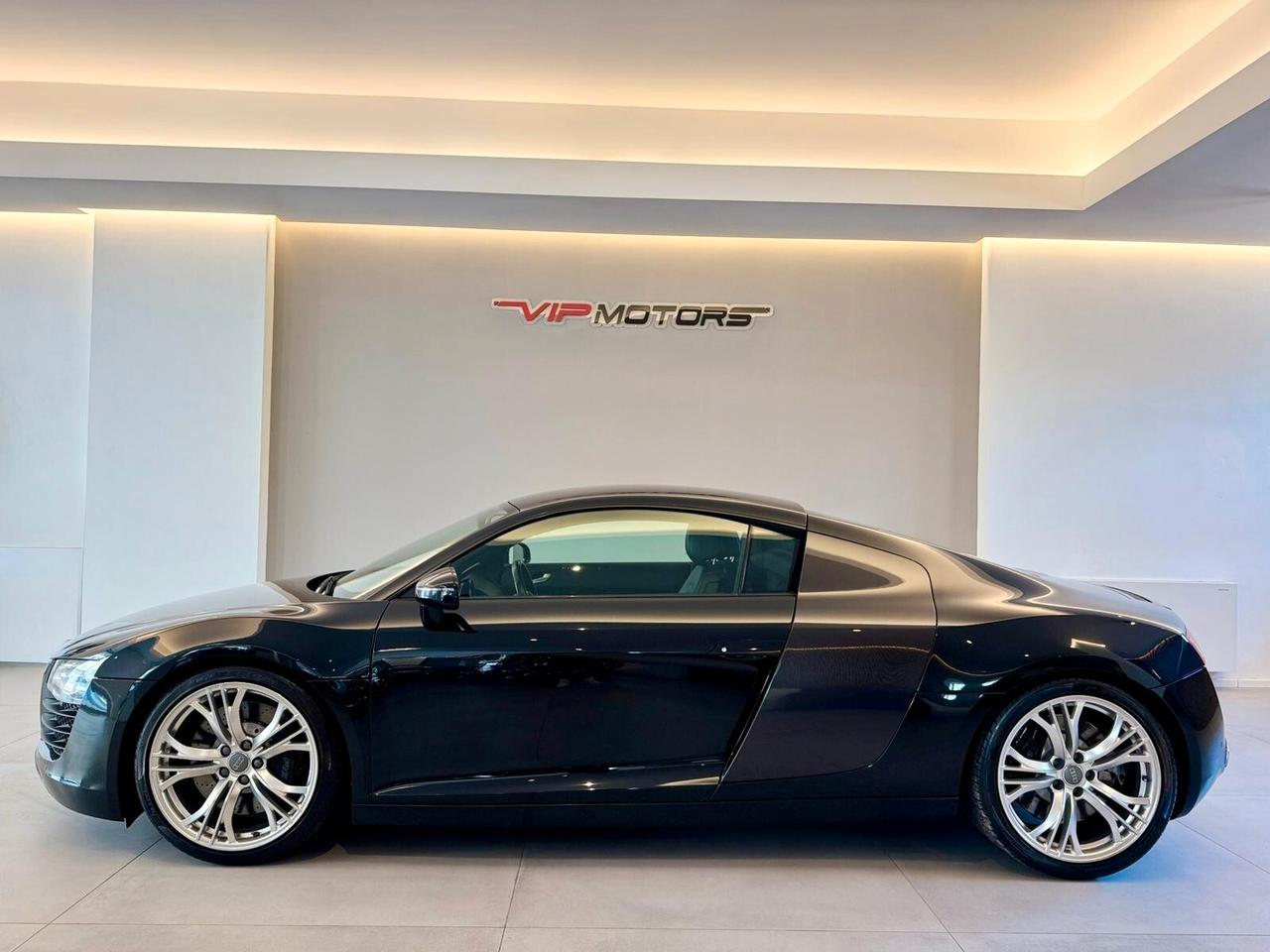 AUDI R8 V8 420CV UNIPRO PERMUTE GARANZIA R-TRONIC