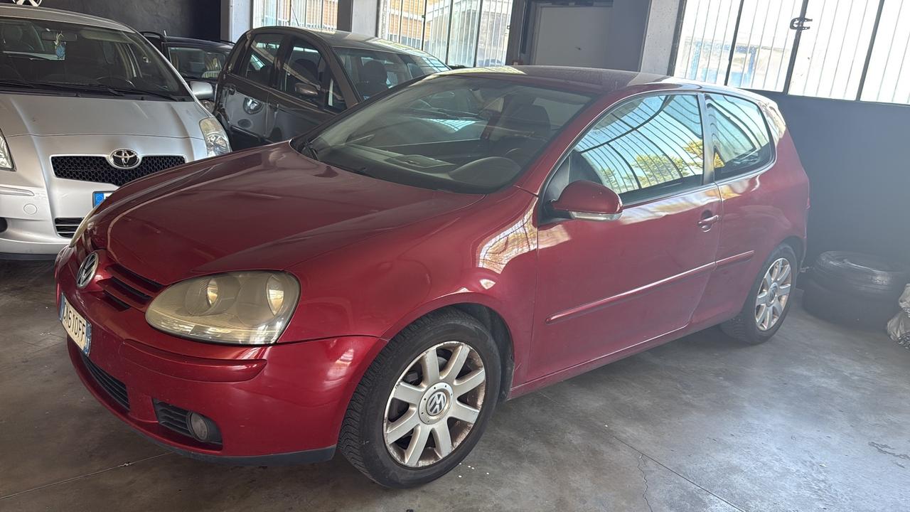 Volkswagen Golf 1.6 16V FSI 5p. Sportline