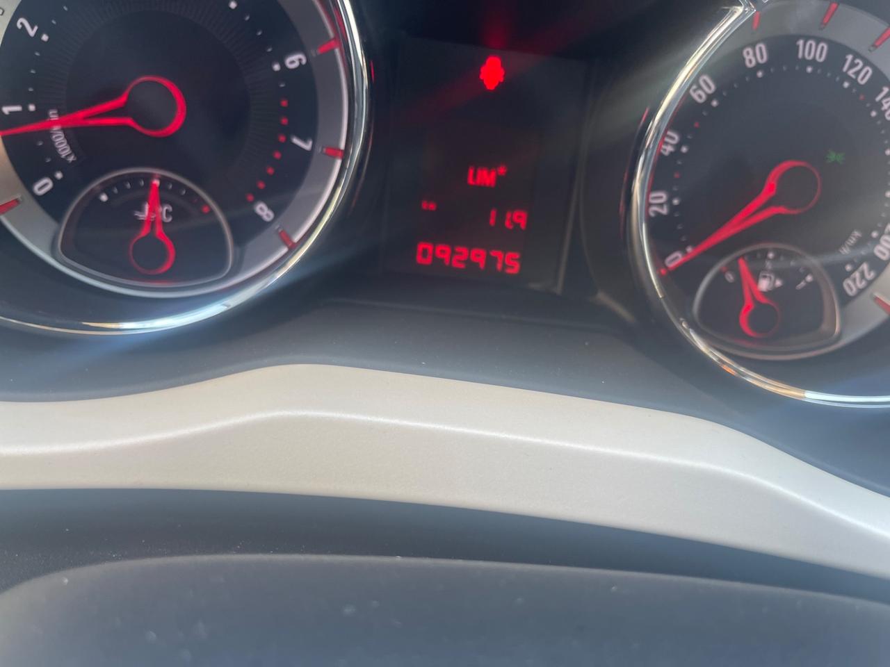 Opel Adam 1.2 70 CV WHITE-BLACK LINK NEOPATENTATI