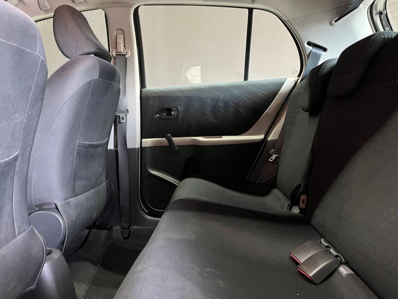 Toyota Yaris 1.3 5 porte Navi OK NEOPATENTATI