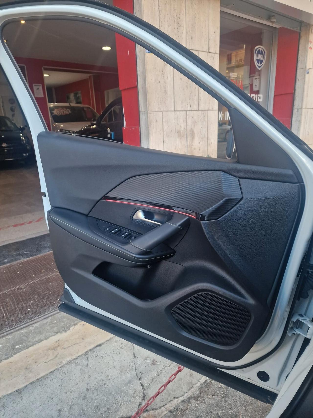 Peugeot 2008 BlueHDi 130 S&S EAT8 GT Pack