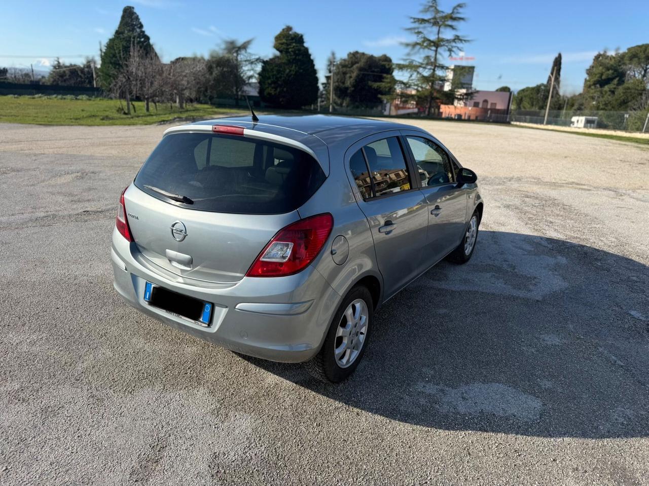 Opel Corsa 1.2 Benzina/Metano Neopatentati UNIPROPRI