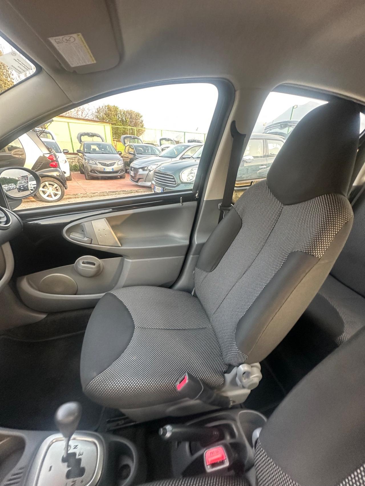 Toyota Aygo 1.0 12V VVT-i 5 porte Lounge MMT